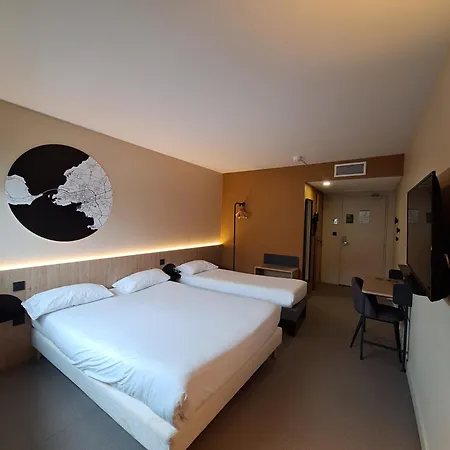 Hotel La Rochelle Centre Les Minimes 3*
